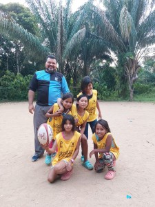 Comunidad indígena venezolana 'Piaroa': tiene su primer contacto con el rugby en el Amazonas  vertical 